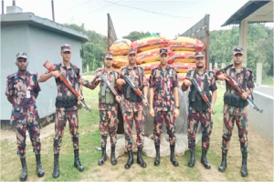 বিয়ানীবাজারের শেওলা ব্রিজে ৩৫ লাখ টাকার ভার*তীয় জিরা বোঝাই ট্রাক আট*ক