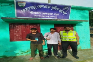 মাধবপুরে ট্রেন থেকে ছি/নতাই হওয়া মোবাইল উ/দ্ধার, আ/টক ২ মাধবপুরে ট্রেন থেকে ছি/নতাই হওয়া মোবাইল উ/দ্ধার, আ/টক ২