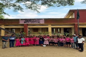 ২২৯ শিক্ষার্থীর জন্য ২ জন  শিক্ষক, ব্যা/হত পাঠদান