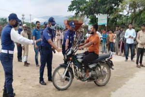 কোম্পানীগঞ্জে নিয়ম না মানলেই গুনতে হচ্ছে জ রি মা না কোম্পানীগঞ্জে নিয়ম না মানলেই গুনতে হচ্ছে জ রি মা না