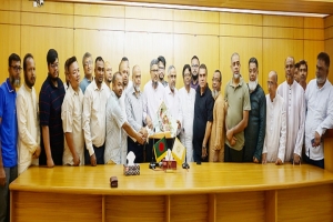 সিলেট চেম্বারের প্রশাসকের সাথে সম্মিলিত ব্যবসায়ী পরিষদের মতবিনিময় সিলেট চেম্বারের প্রশাসকের সাথে সম্মিলিত ব্যবসায়ী পরিষদের মতবিনিময়