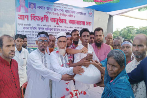 শান্তিগঞ্জে সবার জন্য প্রত্যাশা সামাজিক সংগঠনের ত্রাণ বিতরণ