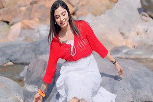 নি খোঁ জে র পর খাল থেকে উদ্ধার মডেলের ম র দে হ