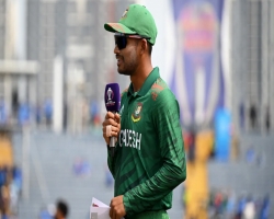 অস্ট্রেলিয়ার বিপক্ষে ব্যাটিংয়ে বাংলাদেশ
