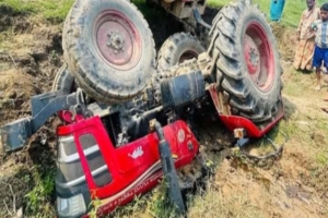 গোয়াইনঘাটে ট্রাক্টর উল্টে প্রাণ গেল যুবকের