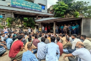 ঝটিকা মিছিল নিয়ে উত্তাল সিলেট, পুলিশের নিষ্ক্রিয়তার অ*ভিযোগ ছাত্রদলের ঝটিকা মিছিল নিয়ে উত্তাল সিলেট, পুলিশের নিষ্ক্রিয়তার অ*ভিযোগ ছাত্রদলের