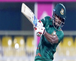 বড় লক্ষ্য তাড়া করতে নেমে শুরুতেই বিপদে বাংলাদেশ