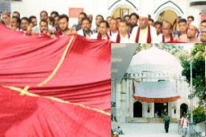 প্রধানমন্ত্রীর পক্ষে শাহজালাল (রহ.) মাজারে গিলাফ ছড়ালেন সিসিক প্রশাসক