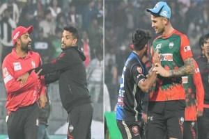 ক্ষো*ভ নিয়ে বিপিএল শেষ করলেন হেলস, নিশানায় তামিম