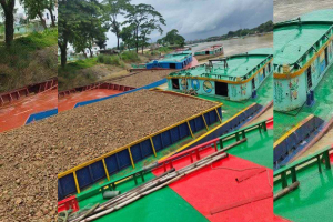 লোভাছড়ায় জ ব্দ কৃ ত পাথরসহ ৯ নৌকা আ ট ক