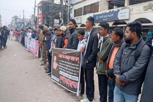 নিরাপদ-ঝুঁকিমুক্ত সড়কের দাবিতে, ছাতকবাসীর ব্যানারে মা ন ব ব ন্ধ ন
