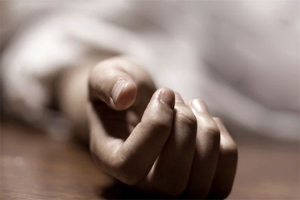 পাথর দিয়ে থেঁতলে স্ত্রী ও শাশুড়িকে খু ন