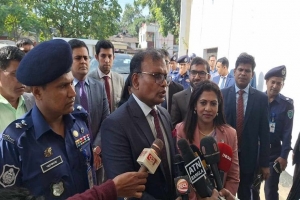 আশা করছি প্রতিদ্বন্দ্বিতামূলক নির্বাচন হবে: ইসি আনিছুর রহমান