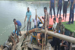 জাফলংয়ে অবৈধভাবে বালু উত্তোলন বন্ধে টাস্কফোর্সের অ ভি যা ন