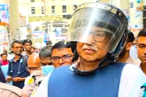বিএনপি কর্মীকে নি/র্যাতন ও হ/ত্যাচেষ্টা: সুলতান মনসুরকে গ্রে/প্তার দেখানোর নির্দেশ বিএনপি কর্মীকে নি/র্যাতন ও হ/ত্যাচেষ্টা: সুলতান মনসুরকে গ্রে/প্তার দেখানোর নির্দেশ