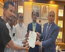 মনোনয়নপত্র জমা দিলেন ব্যারিস্টার সুমন