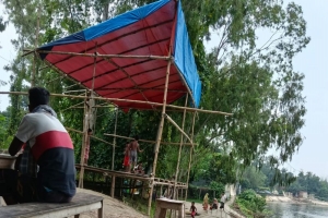 বিএনপি-জামায়াত দ্ব'ন্দ্বে বন্ধ হলো নৌকাবাইচ বিএনপি-জামায়াত দ্ব'ন্দ্বে বন্ধ হলো নৌকাবাইচ