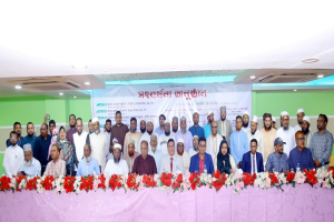 পাবলিক বিশ্ববিদ্যালয় শিক্ষকদের রাজনীতি করা উচিত নয়: এমপি এমরান আহমদ