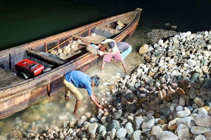 সাদাপাথরে ফেরানো হলো ১২ হাজার ঘনফুট পাথর