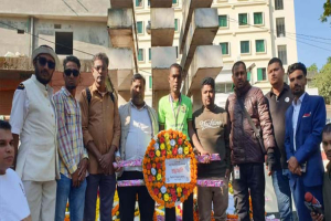 মহান বিজয় দিবসে বিশ্বনাথ উপজেলা প্রেসক্লাবের পুস্পস্তবক অর্পন