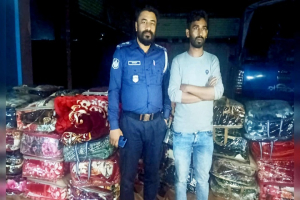জৈন্তাপুরে ফের টুরিস্ট বাসে  ৫০টি কম্বল সহ একজনকে আট*ক