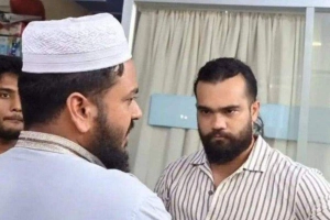 জামিন পেলেন না সেই ‘চ/ড় খাওয়া’ মাদ্রাসাশিক্ষক জামিন পেলেন না সেই ‘চ/ড় খাওয়া’ মাদ্রাসাশিক্ষক