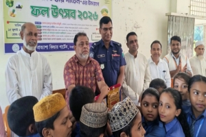 নওয়াগাঁও প্রত্যাশা কিন্ডারগার্টেনে উৎসব মুখর পরিবেশে ফল উৎসব অনুষ্ঠিত নওয়াগাঁও প্রত্যাশা কিন্ডারগার্টেনে উৎসব মুখর পরিবেশে ফল উৎসব অনুষ্ঠিত