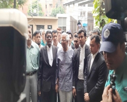 তলব পেয়ে দুদক কার্যালয়ে ড. ইউনূস   