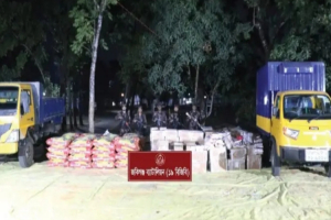 ১৯ বিজিবির অভিযানে দুই কোটি টাকার ভা র তী য় অ বৈ ধ মালামাল জ*ব্দ