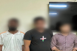 এসএমপির ডিবির অভি*যানে তিন জুয়া*ড়ি গ্রে*ফতার