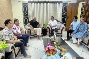 মিজানুর রহমান চৌধুরীর সঙ্গে ইমদাদ হোসেন চৌধুরীর সৌজন্য সাক্ষাৎ মিজানুর রহমান চৌধুরীর সঙ্গে ইমদাদ হোসেন চৌধুরীর সৌজন্য সাক্ষাৎ