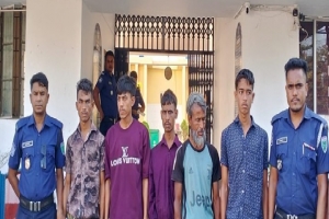 কানাইঘাটে অটোরিকশাচালক হ/ত্যা: বাবা ও চার ছেলেসহ ৫ আসামি আট/ক কানাইঘাটে অটোরিকশাচালক হ/ত্যা: বাবা ও চার ছেলেসহ ৫ আসামি আট/ক