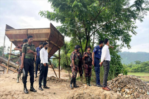 জৈন্তাপুরে টাস্কফোর্সের অভি*যানে ৮ হাজার ঘনফুট বালু জব্দ