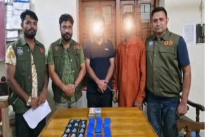 জৈন্তাপুরে ডিবির অ*ভিযানে ৫ হাজার ই*য়া বাসহ দুই মা দ ক কারবারি গ্রে প্তা র জৈন্তাপুরে ডিবির অ*ভিযানে ৫ হাজার ই*য়া বাসহ দুই মা দ ক কারবারি গ্রে প্তা র