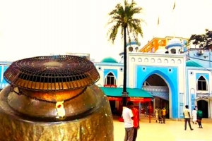শাহজালালের মাজারে কোটি টাকার দান, এবার হিসাব হবে নতুন নীতিমালায় শাহজালালের মাজারে কোটি টাকার দান, এবার হিসাব হবে নতুন নীতিমালায়