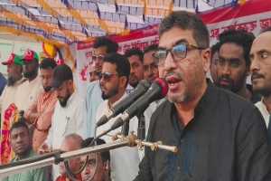 শ্রমিকদের স্বার্থ ও কল্যাণের বিষয়ে অবহেলা করে উন্নয়ন সম্ভব নয়