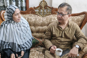 সিলেটের সেই রায়হানের মা’র পাশে দাঁড়ালেন খন্দকার আব্দুল মুক্তাদির