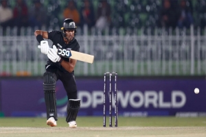 রাচিনের সেঞ্চুরি, পথ হারাচ্ছে বাংলাদেশ
