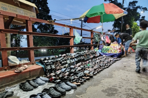 সিলেটে এ যেন সেতু নয়, হাট-বাজার!