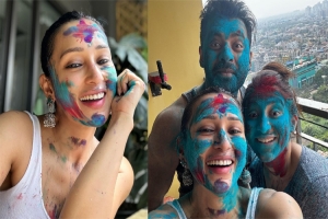 অঙ্কুশকে মাটিতে ফেলে মারলেন মিমি