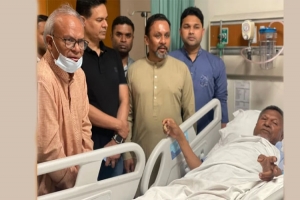 সড়ক দুর্ঘটনায় আহত প্রতিমন্ত্রী আবুল বারীকে দেখতে হাসপাতালে রিজভী