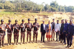 জৈন্তাপুরে টাস্কফোর্স অ ভি যা নে ২০ হাজার ঘনফুট বালু জ ব্দ, ৫০টি নৌকা ধ্বংস