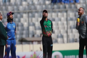সিলেটের বিপক্ষে টস জিতে ব্যাটিংয়ে খুলনা