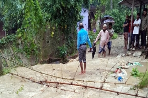 জকিগঞ্জে কুশিয়ারার বাঁধ ভেঙে শতাধিক গ্রাম প্লাবিত