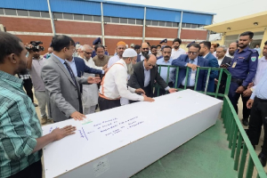 দুবাইয়ে নি*হত প্রবাসীর ম*রদেহ বাড়িতে পৌঁছে দিলেন মন্ত্রী আরিফ