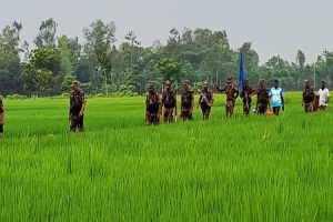 ৪০ ঘণ্টা পর ঠাকুরগাঁও সীমান্তে বাংলাদেশির মরদেহ হস্তান্তর ৪০ ঘণ্টা পর ঠাকুরগাঁও সীমান্তে বাংলাদেশির মরদেহ হস্তান্তর