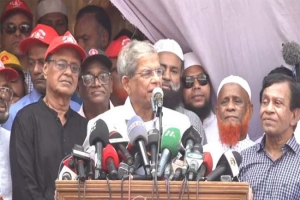 সরকার ছদ্মবেশে একদলীয় শাসন চাপিয়ে দিচ্চ্ছে: মির্জা ফখরুল