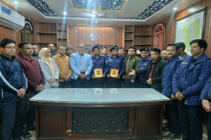 পদোন্নতি পেয়ে থানায় পেলেন সংবর্ধনা