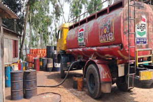 তেল-গ্যাস লুকিয়ে সংকট তৈরির চেষ্টা, শ্রীমঙ্গলে ধরা দুই ব্যবসা প্রতিষ্ঠান