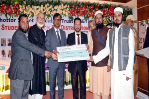 শিক্ষার্থীদের পাশে দাঁড়ানো মানেই দেশের ভবিষ্যৎ নির্মাতাদের উৎসাহিত করা- মো. সারোয়ার আলম